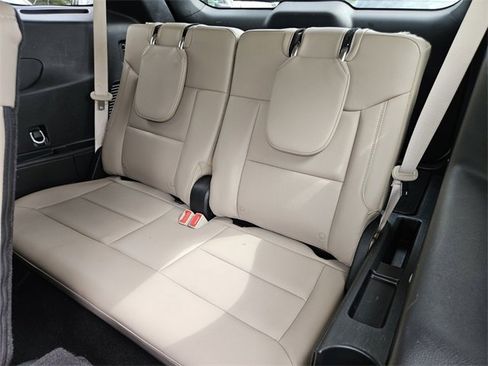 Used 2024 Ford Explorer Limited image 7