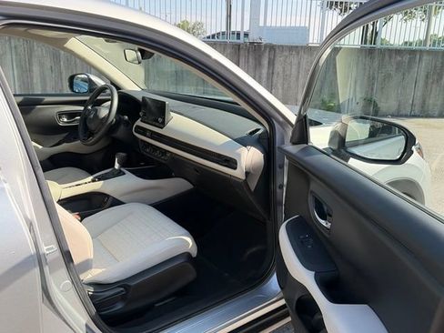Certified 2024 Honda HR-V LX image 26