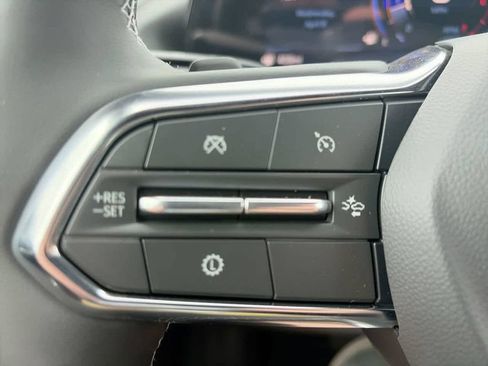 Used 2026 Chevrolet Traverse LT w/ Driver Confidence Package FWD image 25