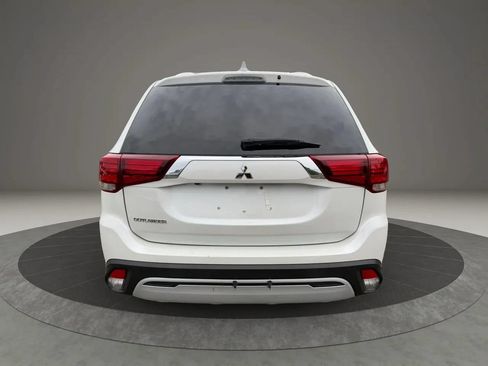 Used 2020 Mitsubishi Outlander ES FWD image 6