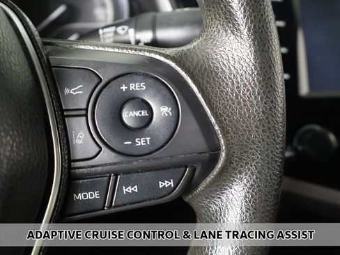 Used 2019 Toyota Camry LE FWD image 3