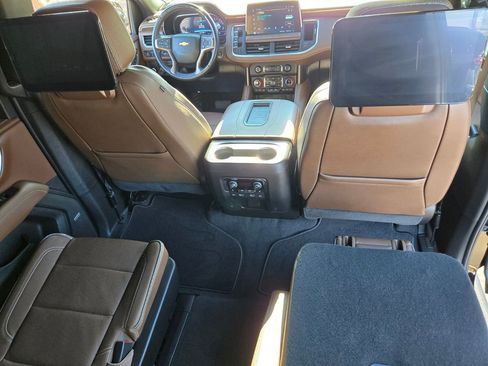 Used 2024 Chevrolet Suburban High Country w/ Advanced Technology Package image 15