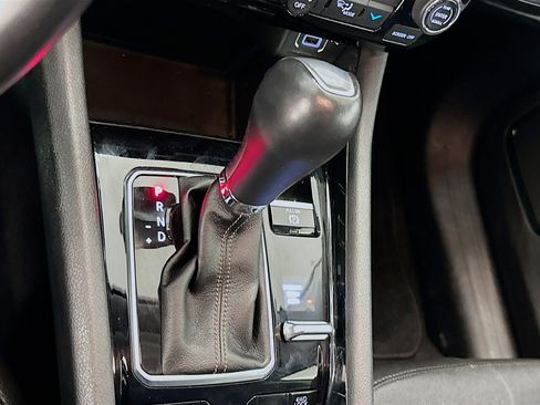 Used 2022 Jeep Compass Limited image 24