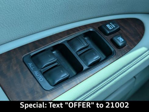 Used 2012 Toyota Avalon Limited image 23