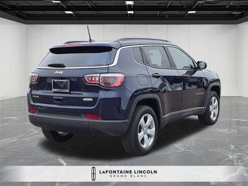Used 2018 Jeep Compass Latitude w/ Popular Equipment Group AWD/4WD image 5