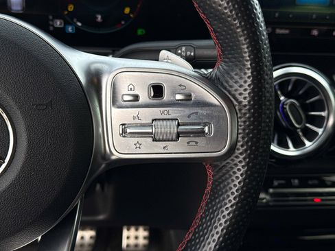 Used 2023 Mercedes-Benz GLB 250 GLB 250 image 31