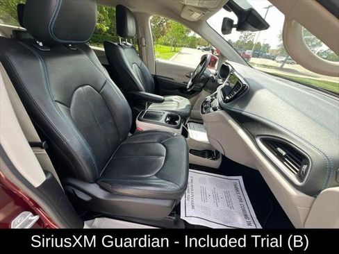 Certified 2021 Chrysler Pacifica Touring-L w/ Uconnect Theater Family Group FWD image 21