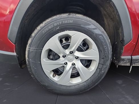 Certified 2022 Toyota RAV4 LE image 14