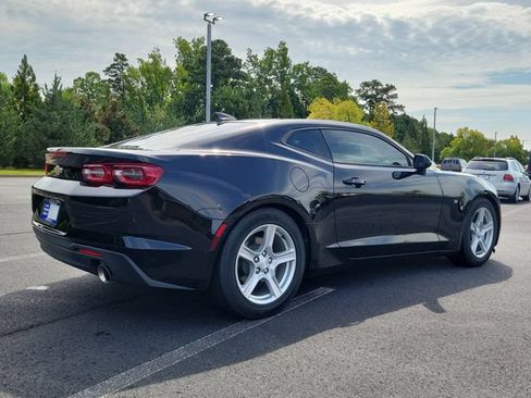 Used 2021 Chevrolet Camaro LT RWD image 4