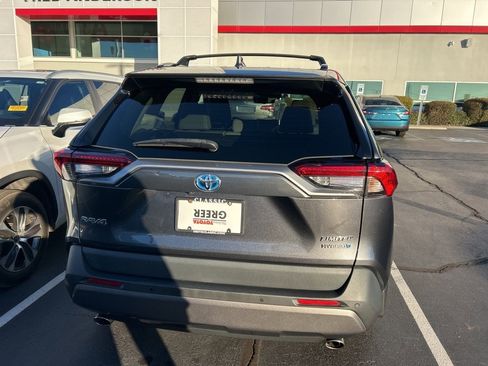 Used 2020 Toyota RAV4 Limited image 7