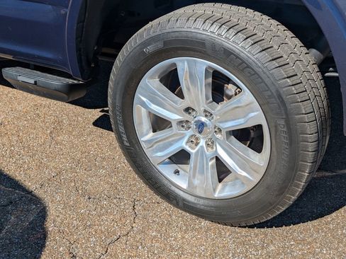 Used 2018 Ford F150 Platinum w/ Equipment Group 701A Luxury image 11