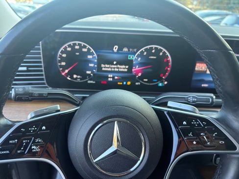 Used 2024 Mercedes-Benz GLS 450 4MATIC image 14