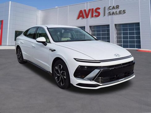 Used 2025 Hyundai Sonata SEL FWD image 3