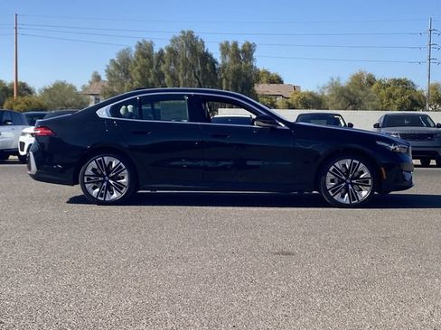Used 2025 BMW 530i RWD image 5