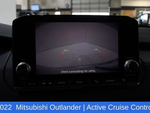 Used 2022 Mitsubishi Outlander SE image 18