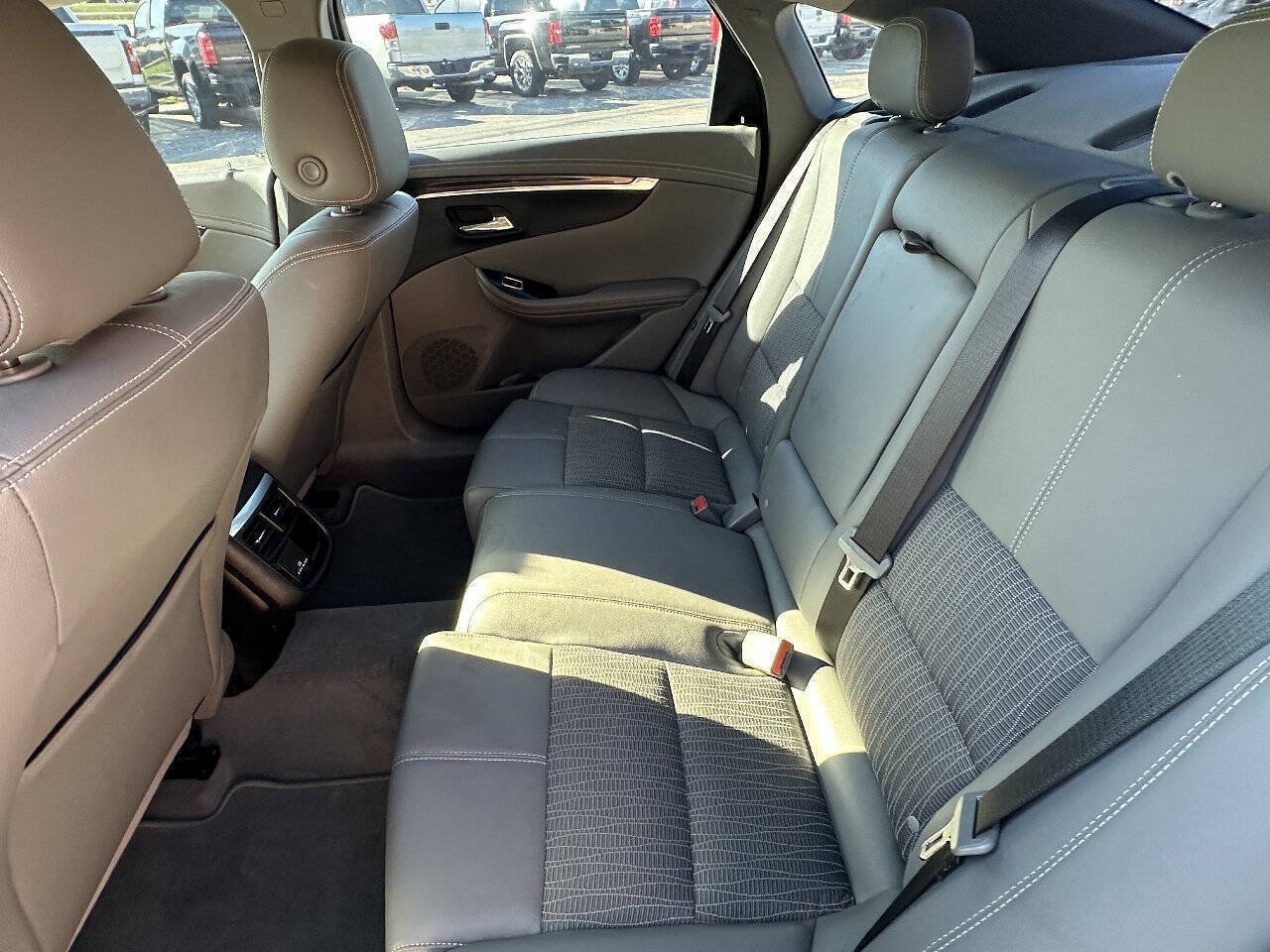 Used 2019 Chevrolet Impala LT w/ LT Convenience Package FWD image 11