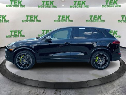 Used 2017 Porsche Cayenne S Platinum w/ Premium Package (PJW) AWD/4WD image 10