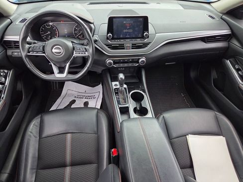 Used 2025 Nissan Altima 2.5 SR FWD image 9