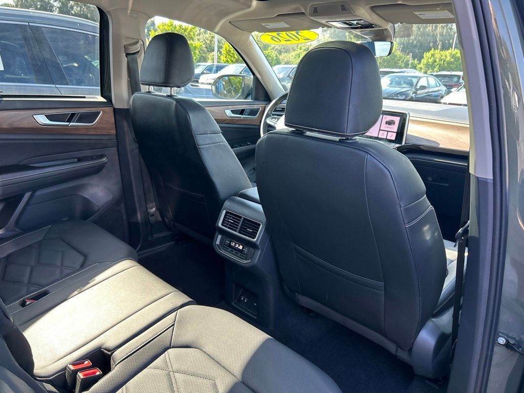 Certified 2026 Volkswagen Atlas SE w/ Panoramic Sunroof Package FWD image 48