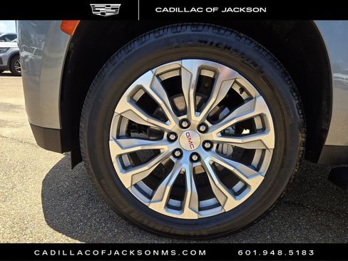 Used 2023 GMC Yukon XL Denali AWD/4WD image 34