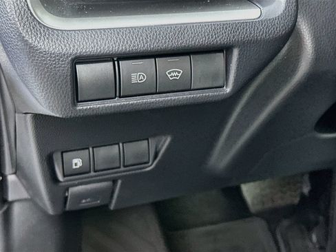 Used 2025 Toyota Prius LE AWD/4WD image 10