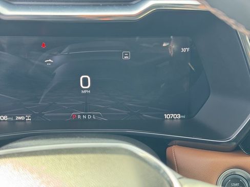 Certified 2025 GMC Canyon AT4 w/ Technology Plus Package image 16