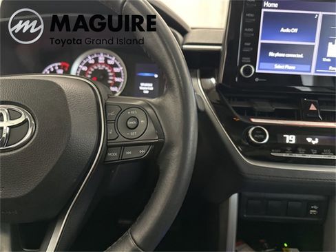 Used 2022 Toyota Corolla Cross LE image 12