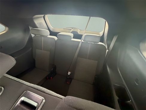 Used 2025 GMC Acadia Elevation image 19