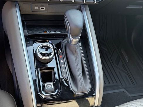 Used 2025 Chevrolet Colorado ZR2 w/ Technology Package image 18