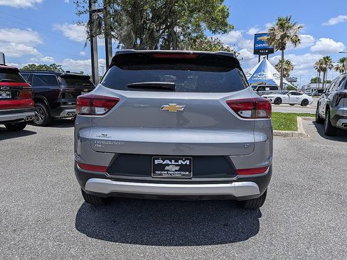 Used 2025 Chevrolet TrailBlazer LT AWD/4WD image 4