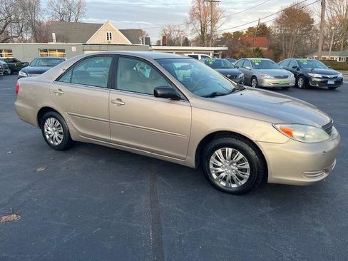 Used 2002 Toyota Camry LE image 1