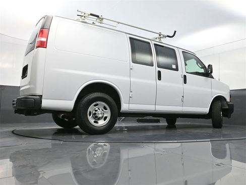 Used 2020 Chevrolet Express 2500 Work Van w/ Driver Convenience Package image 27