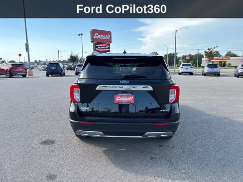 Used 2024 Ford Explorer XLT w/ Equipment Group 202A AWD/4WD image 5