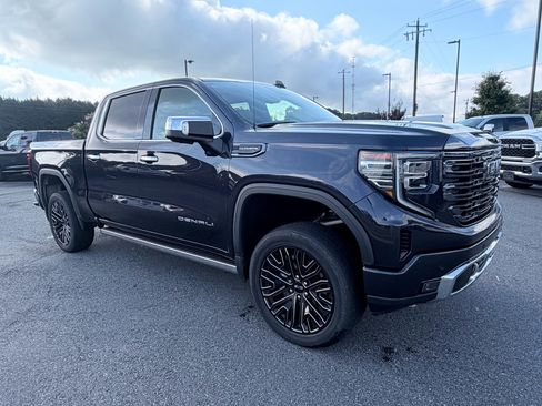 Used 2022 GMC Sierra 1500 Denali Ultimate AWD/4WD image 2