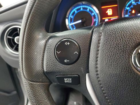 Used 2019 Toyota Corolla LE image 24