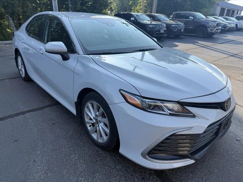 Used 2023 Toyota Camry LE FWD image 5