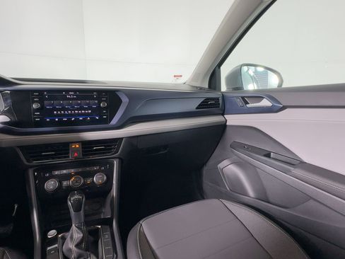 Used 2024 Volkswagen Taos SE image 27