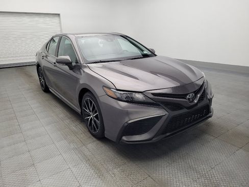 Used 2022 Toyota Camry SE image 13