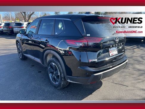 Used 2025 Nissan Rogue SV image 9