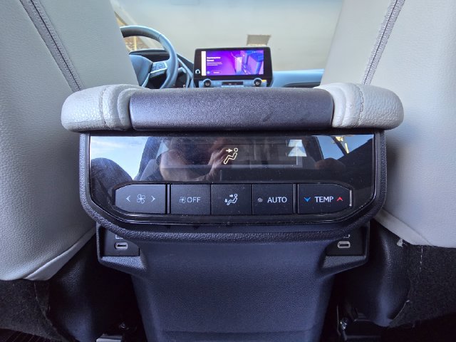 Used 2024 Toyota Grand Highlander AWD Hybrid image 26