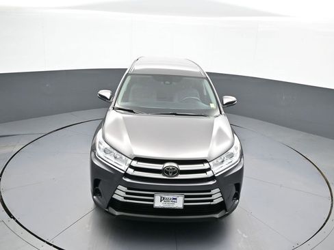 Used 2017 Toyota Highlander LE image 35