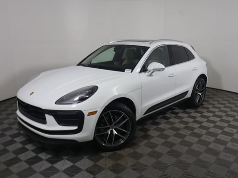 Used 2023 Porsche Macan image 1