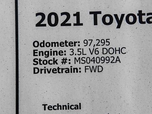 Used 2021 Toyota Highlander LE image 28