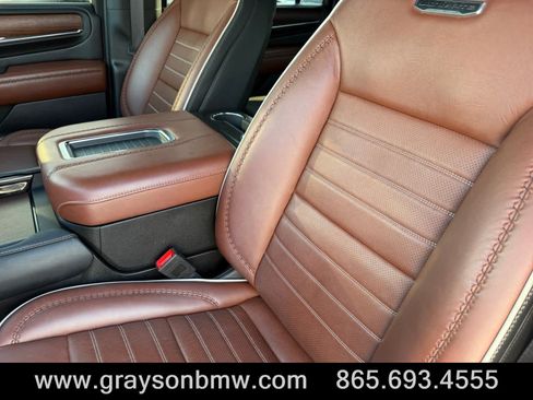 Used 2024 GMC Yukon XL Denali Ultimate AWD/4WD image 15