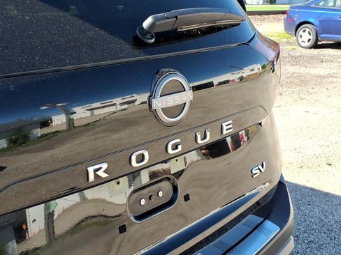Used 2023 Nissan Rogue SV FWD image 31