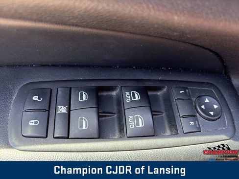 Used 2011 Jeep Grand Cherokee Laredo AWD/4WD image 15