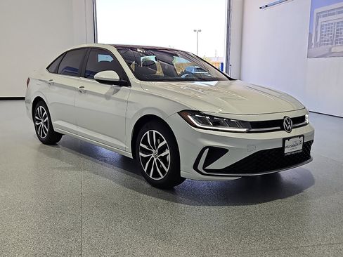 New 2026 Volkswagen Jetta SE FWD image 5