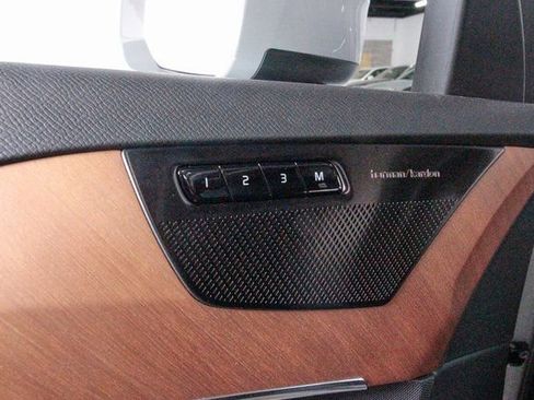 Certified 2025 Volvo XC90 B6 Plus w/ Protection Package Premier image 13