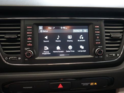 Used 2021 Kia Sedona LX image 36