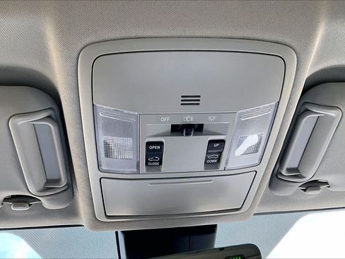 Used 2018 Toyota RAV4 Limited FWD image 32